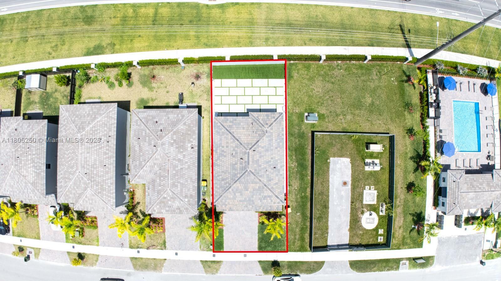 Property Photo: 715 SE 17th Ave FL 33033