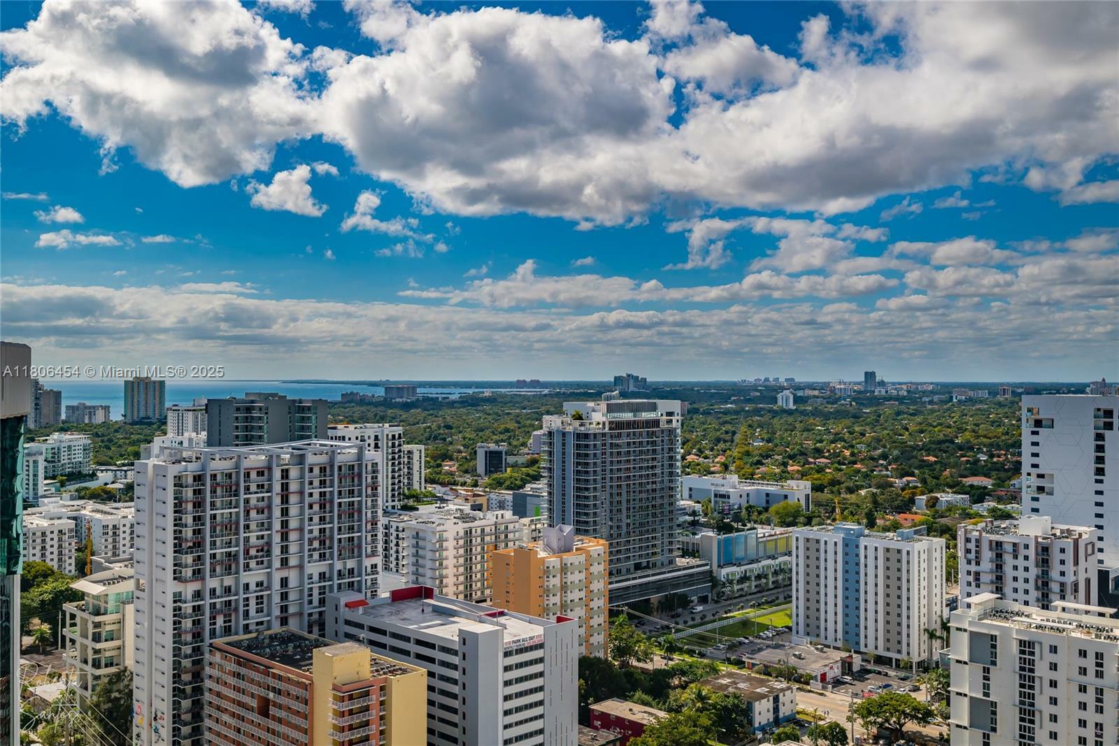 88 SW 7th St 2504  Miami FL 33130 photo