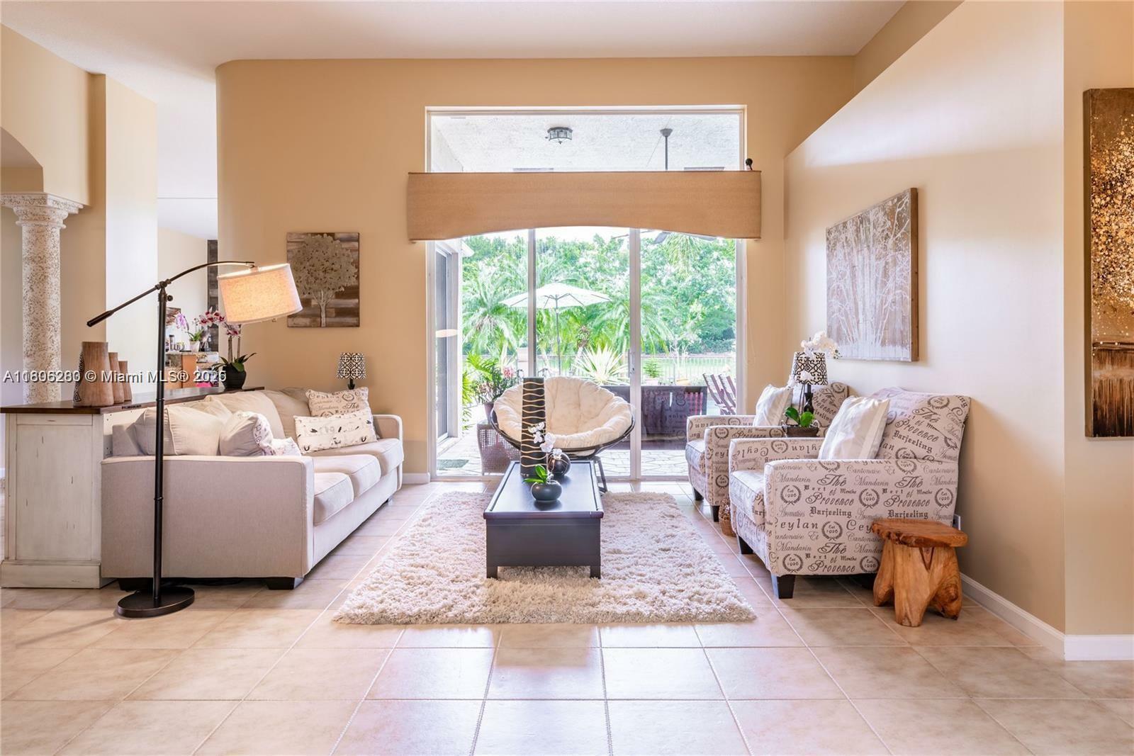 Property Photo: 3815 Oak Ridge Cir FL 33331