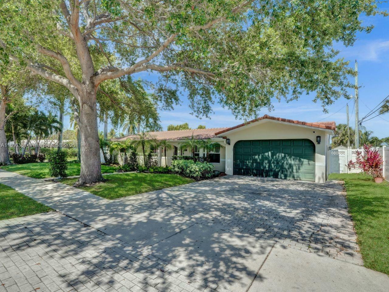 Property Photo: 3401 NE 21st Ave FL 33064