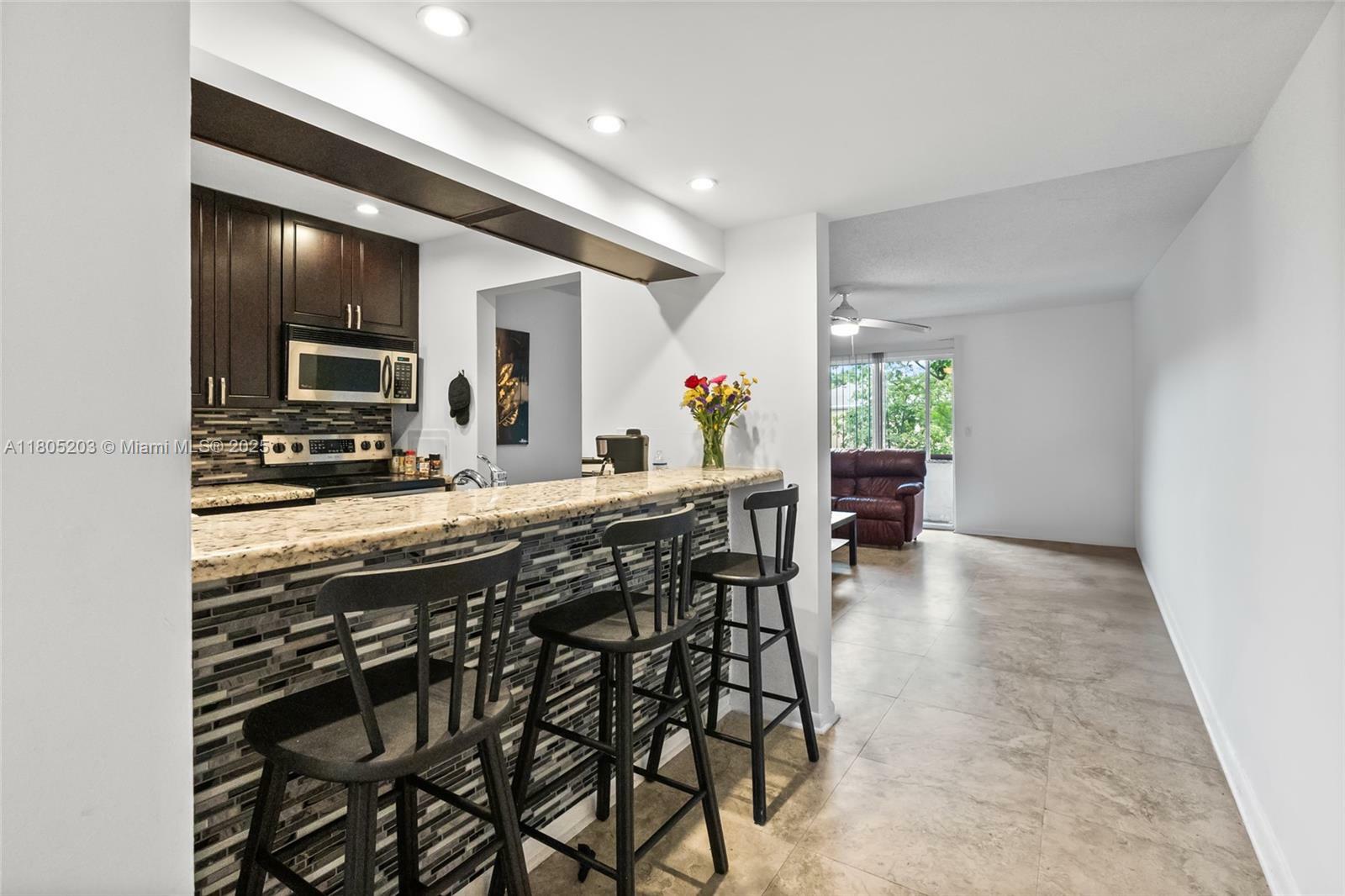 Property Photo: 10772 La Placida Dr 7-203 FL 33065