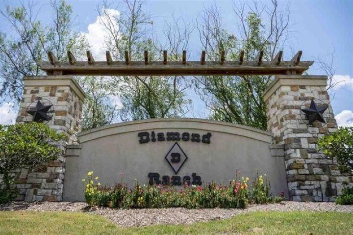 3560 S Pine Island Levee Rd  Beaumont TX 77713 photo