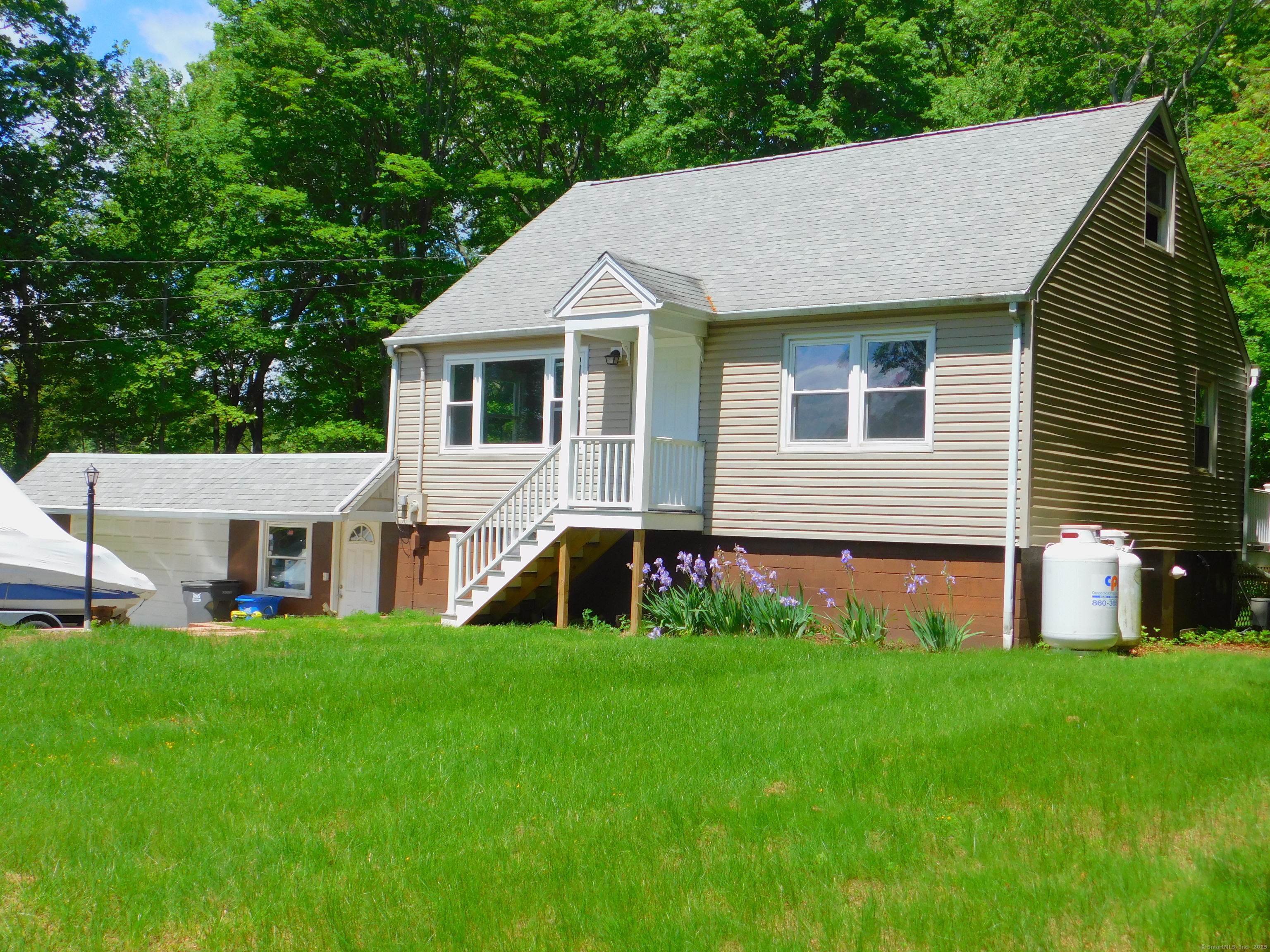 Property Photo:  806 Main Street  CT 06468 