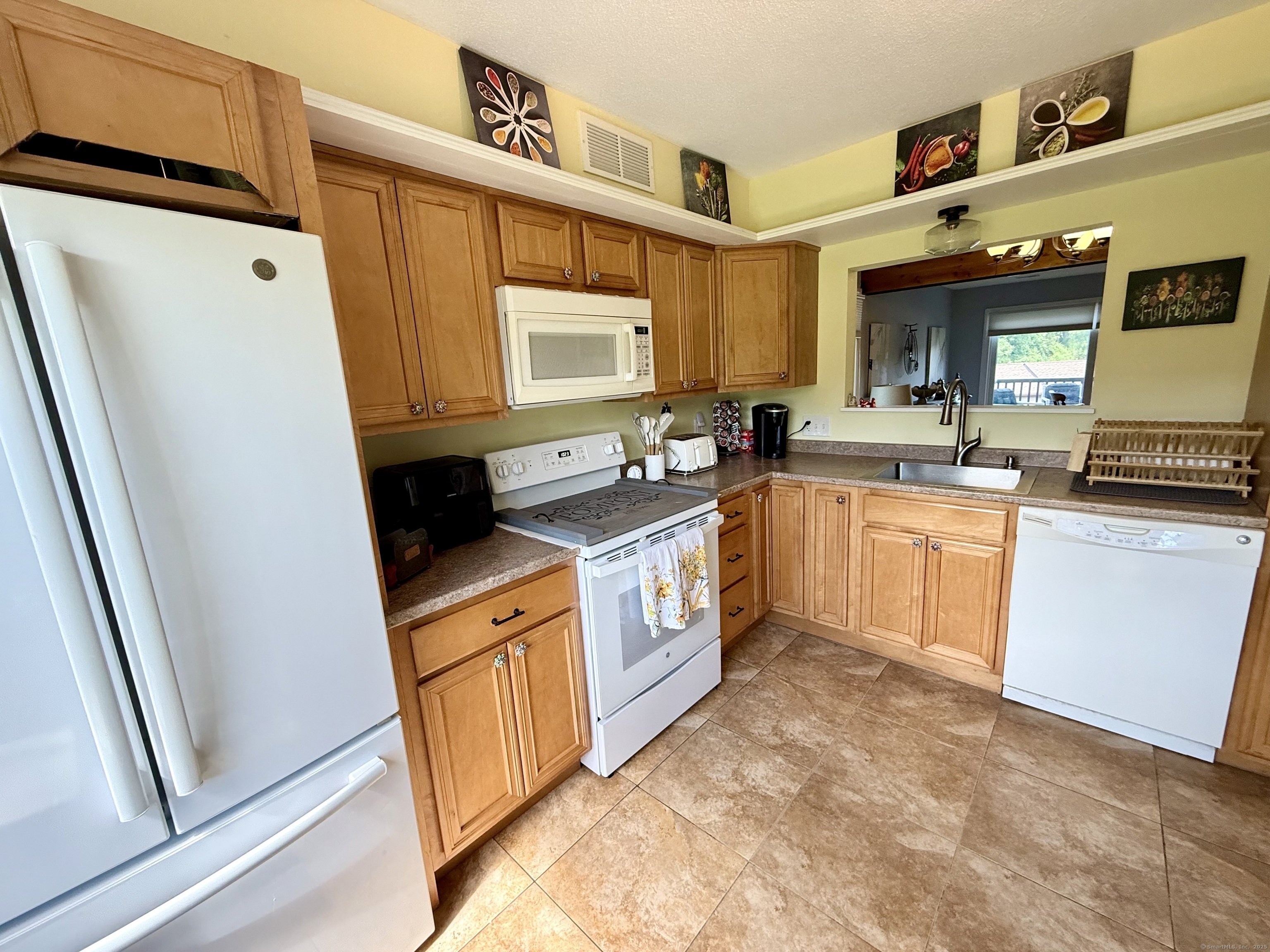 Property Photo: 15 Pilgrim Harbor A CT 06492