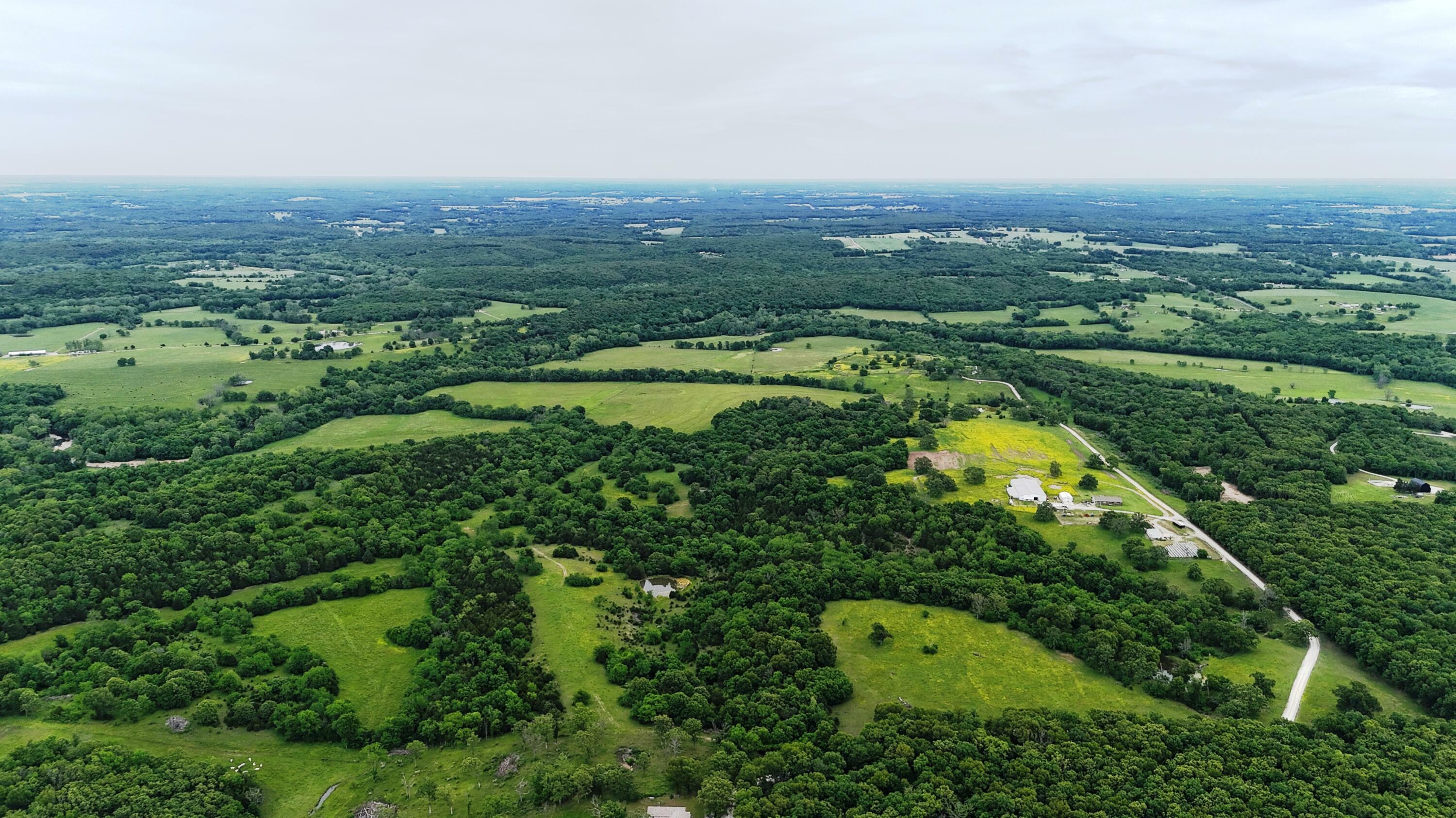 Property Photo: 1898 E 332nd Road MO 65727