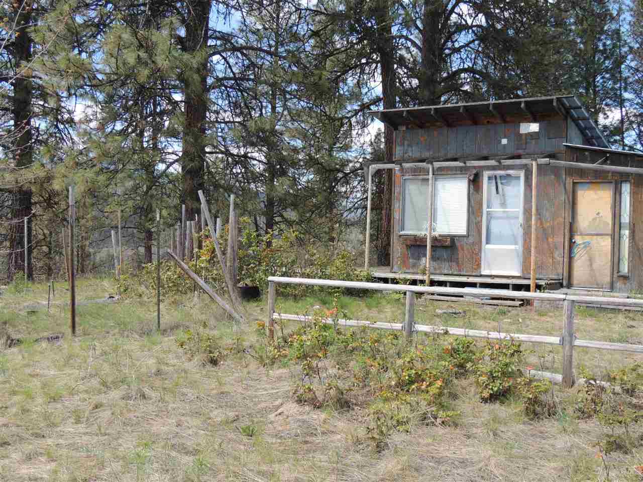 Property Photo: 2748 House Rd WA 99141