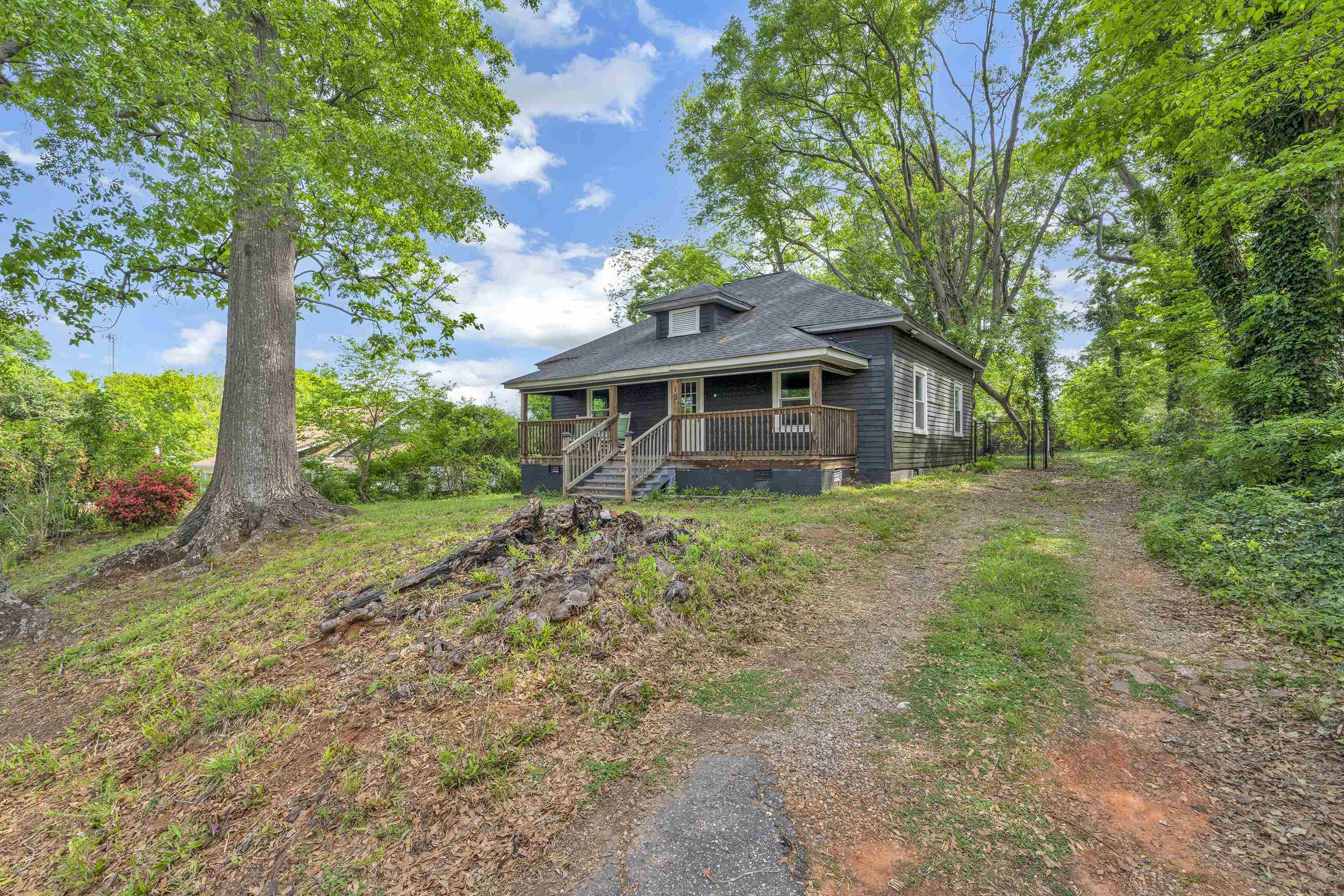 Property Photo: 10 Beech Street SC 29303