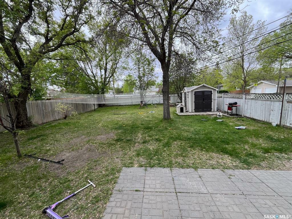 Photo de la propriété: 237 Witney Avenue N SK S7L 3M2