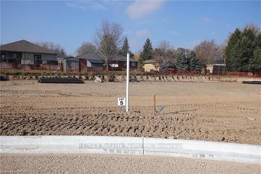 Property Photo:  776 Bryans Drive  ON N0G 1H0 
