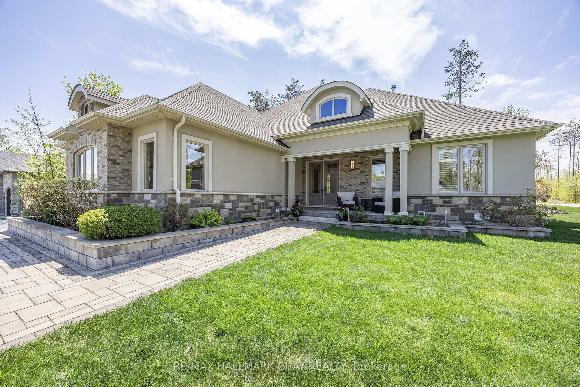 Property Photo: 19 Timber Wolf Trail ON L9X 0H7