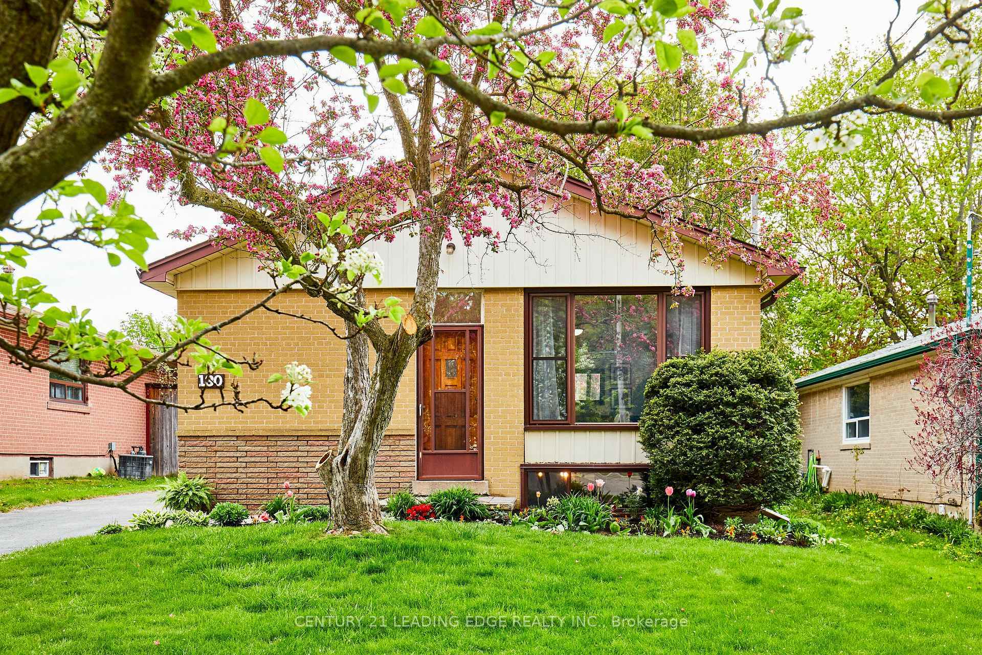 Photo de la propriété: 130 Porchester Drive ON M1J 2R7
