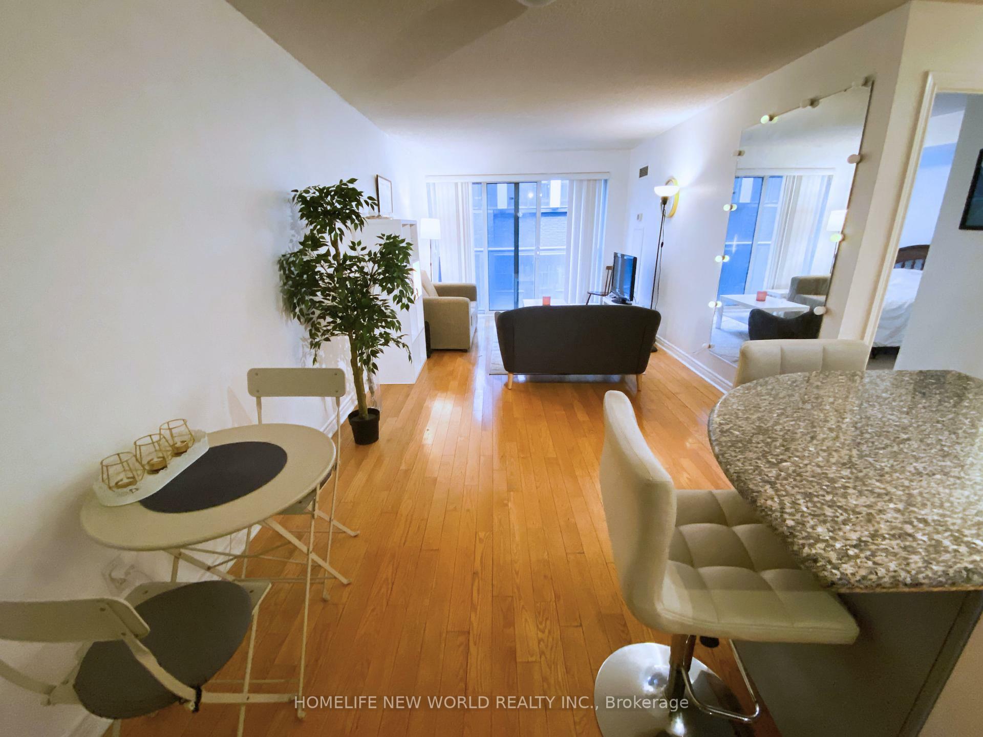 Property Photo: 270 Wellington Street W 725 ON M5V 3P5