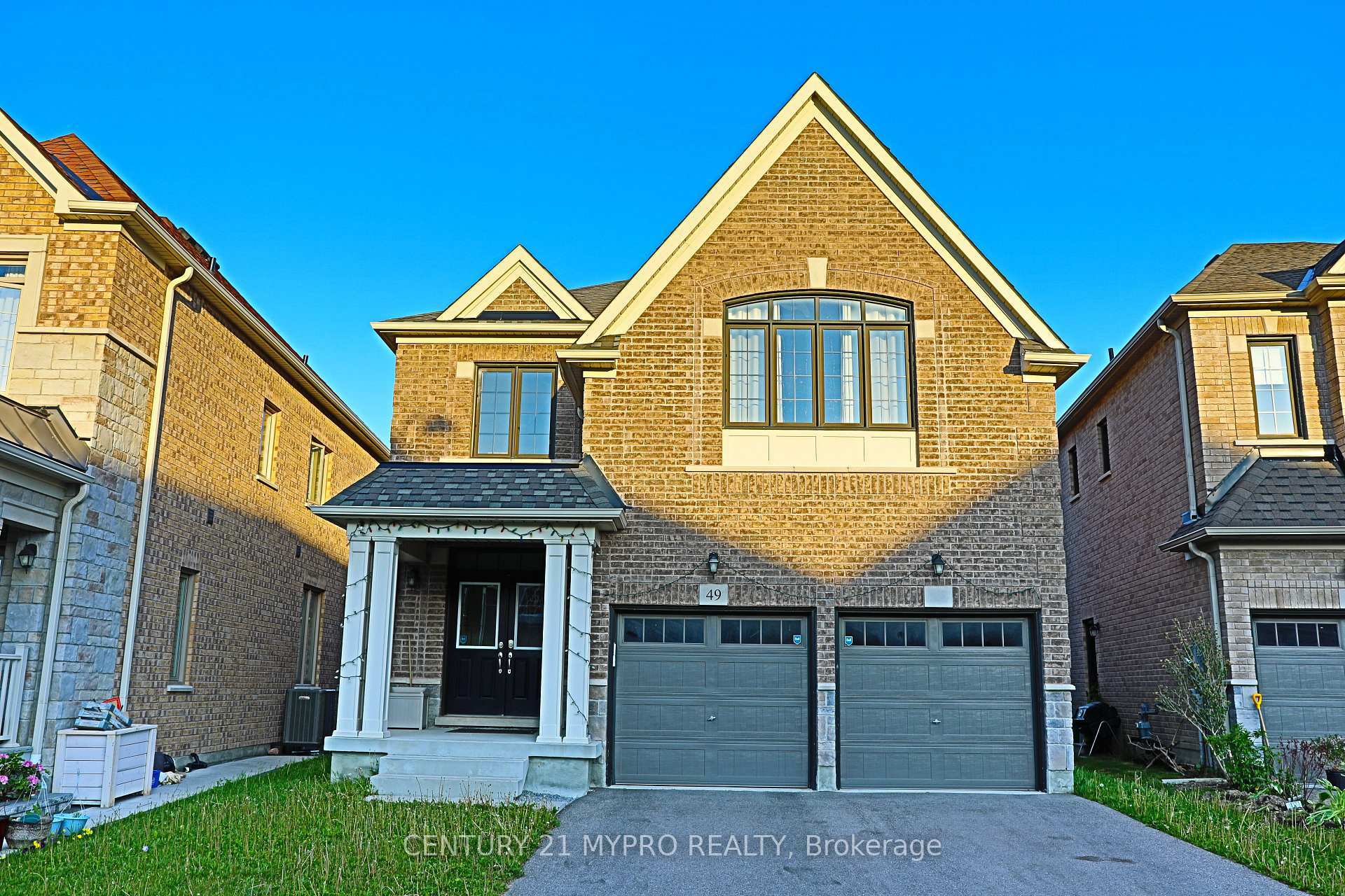 Photo de la propriété: 49 Pear Blossom Way ON L9N 1R8