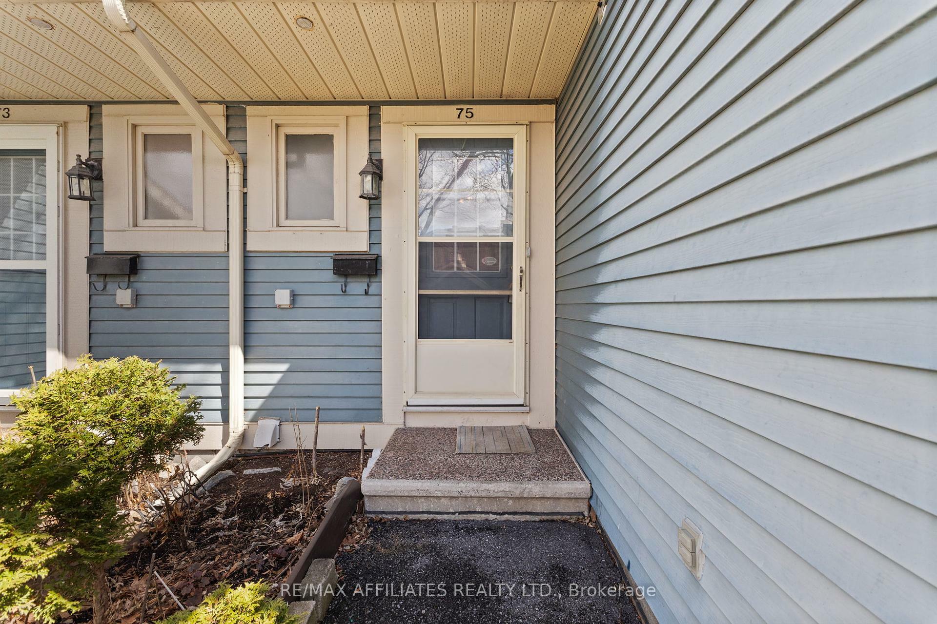 Property Photo: 75 Saxton Private ON K2H 9P3