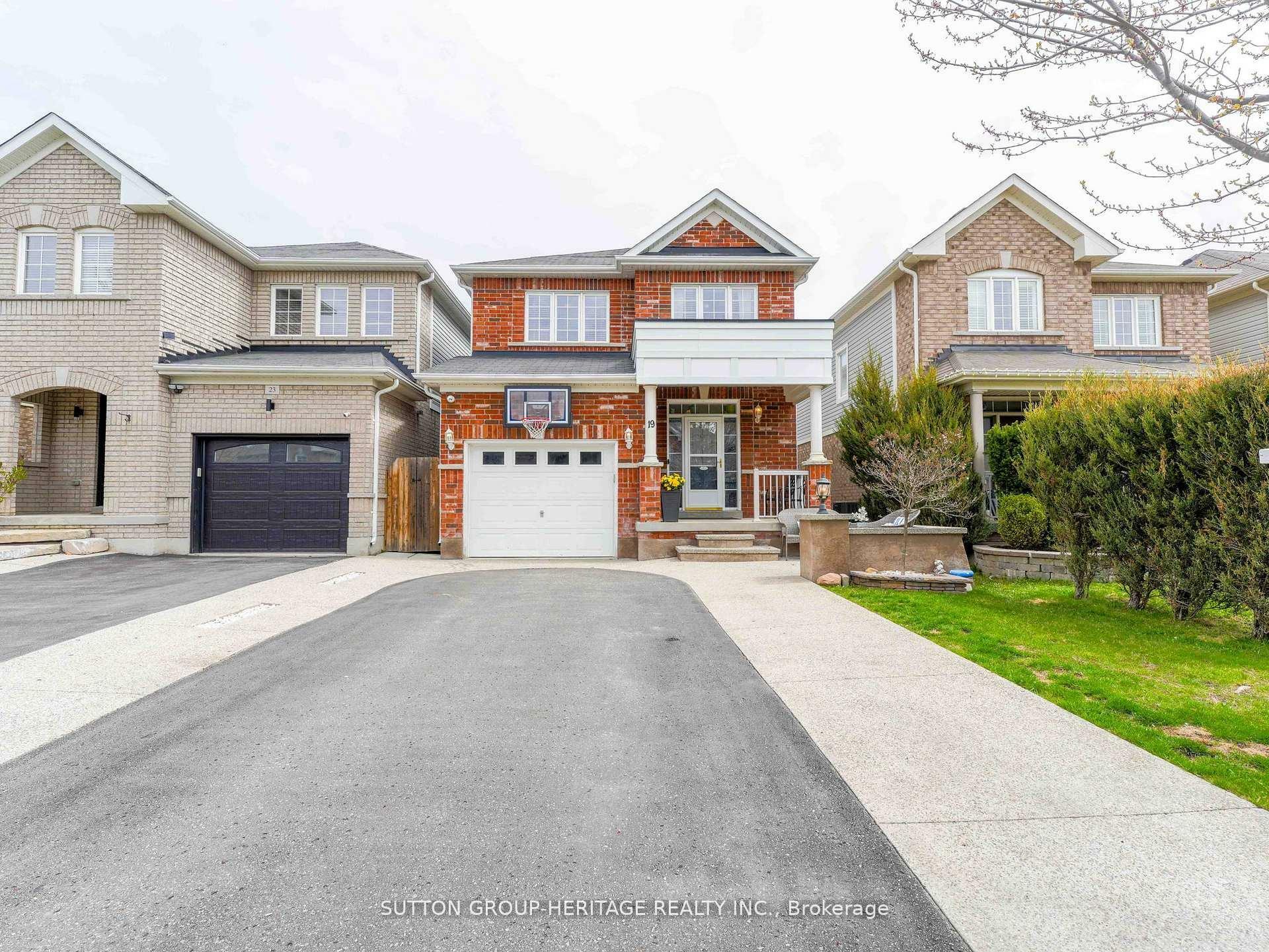 19 Arnold Johnston Street  Clarington ON L1E 0C6 photo