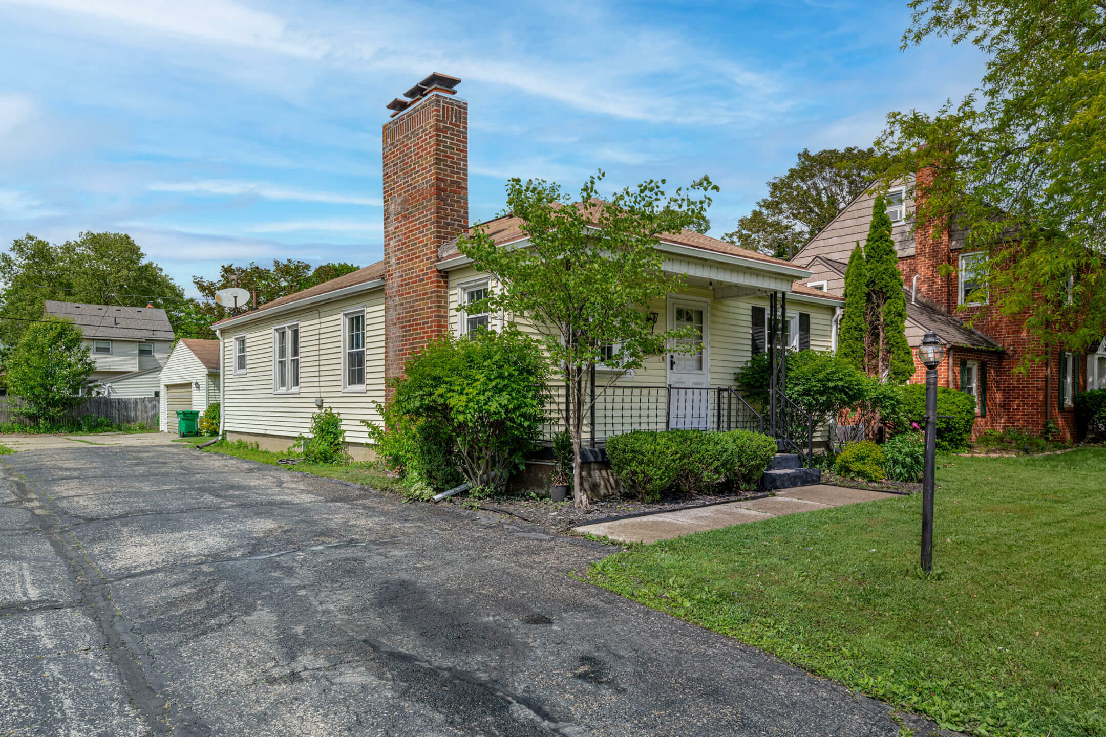 Property Photo: 624 W 1st Street OH 45504
