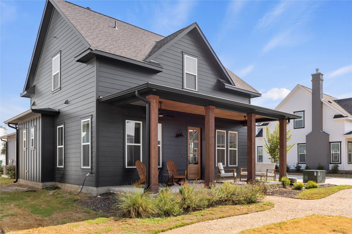 Property Photo: 1018 Grant Wood Avenue TX 78619
