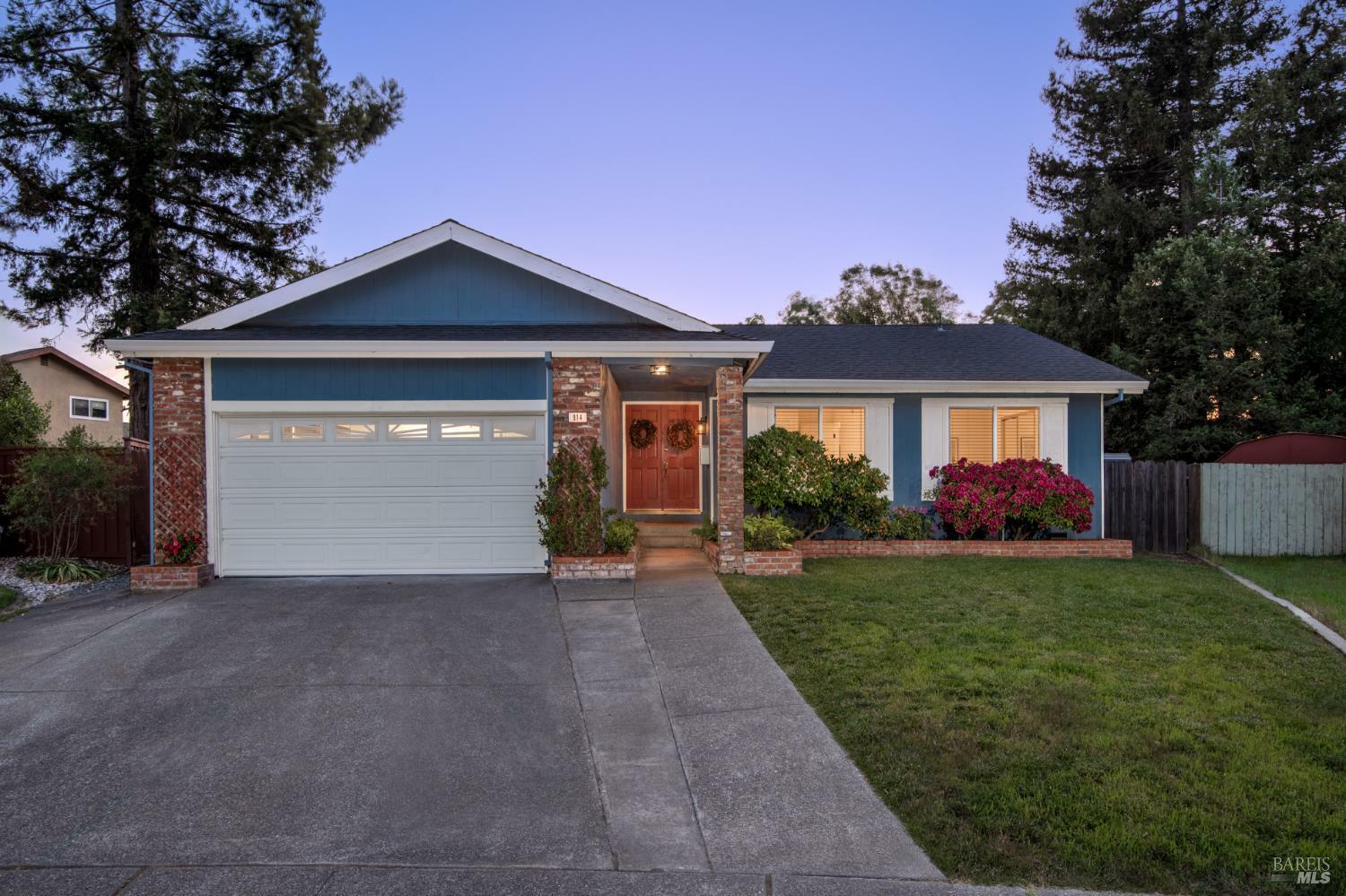 Property Photo: 914 Cottonwood Court CA 94954
