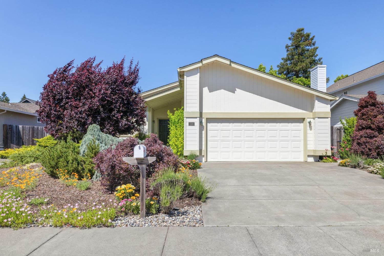 1506 Cerro Sonoma Circle  Petaluma CA 94954 photo