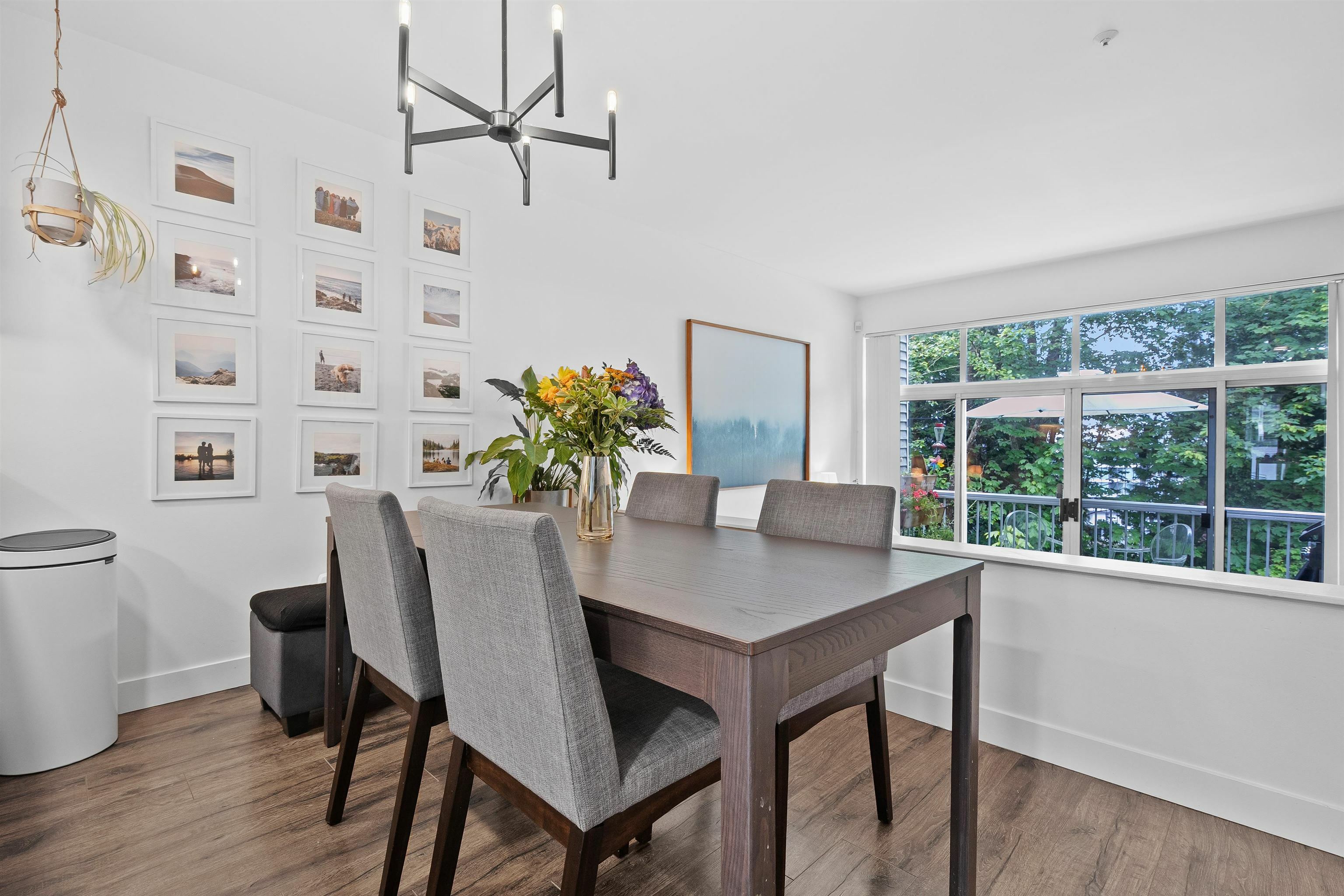 Photo de la propriété: 3372 Cobblestone Avenue BC V5S 4S4
