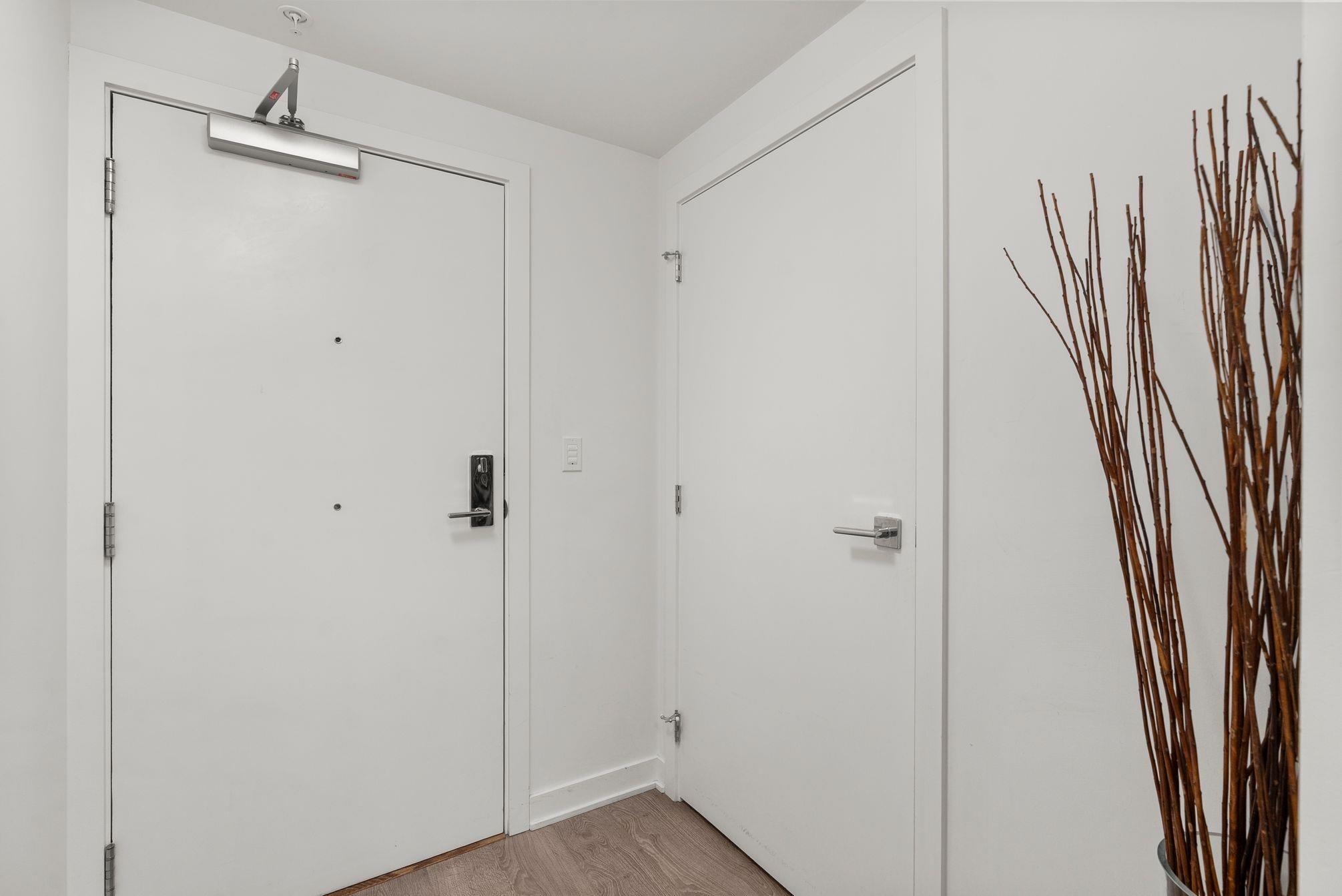 Property Photo: 1401 Hunter Street 1206 BC V7J 0E2