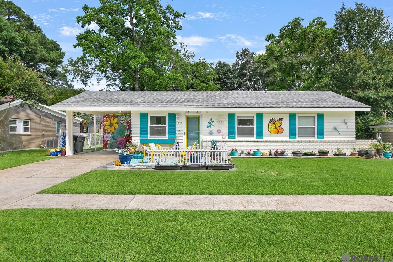 Property Photo: 1858 Mullen Dr LA 70810