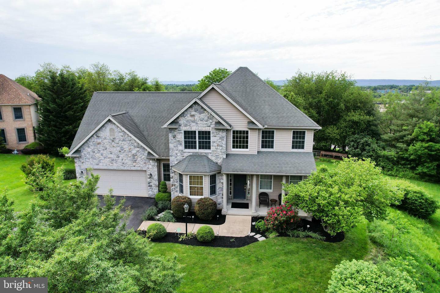 5110 Maple Leaf Court  Mechanicsburg PA 17055 photo