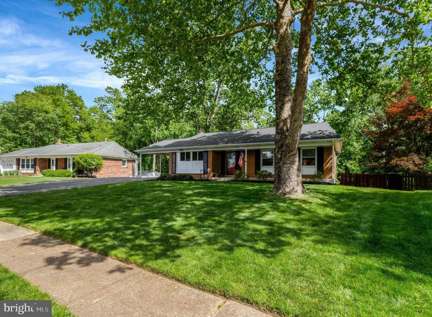 Property Photo: 7631 Kingsbury Road VA 22315