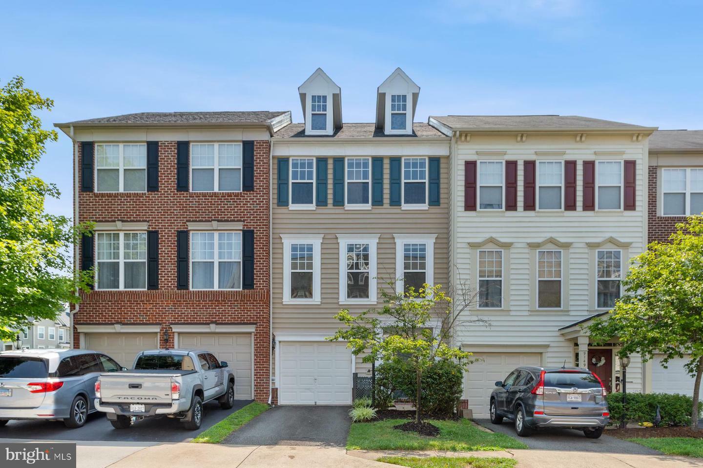 Property Photo: 9147 Ribbon Falls Loop VA 20136