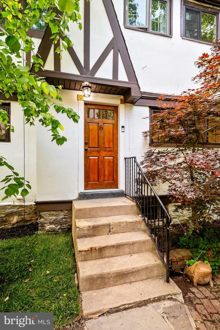 Property Photo: 6 Balwyn Place PA 19004