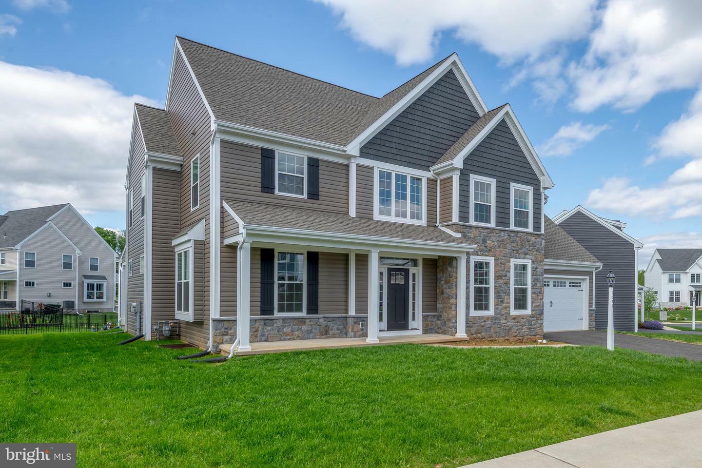 Property Photo: 1028 Strafford Place PA 17601