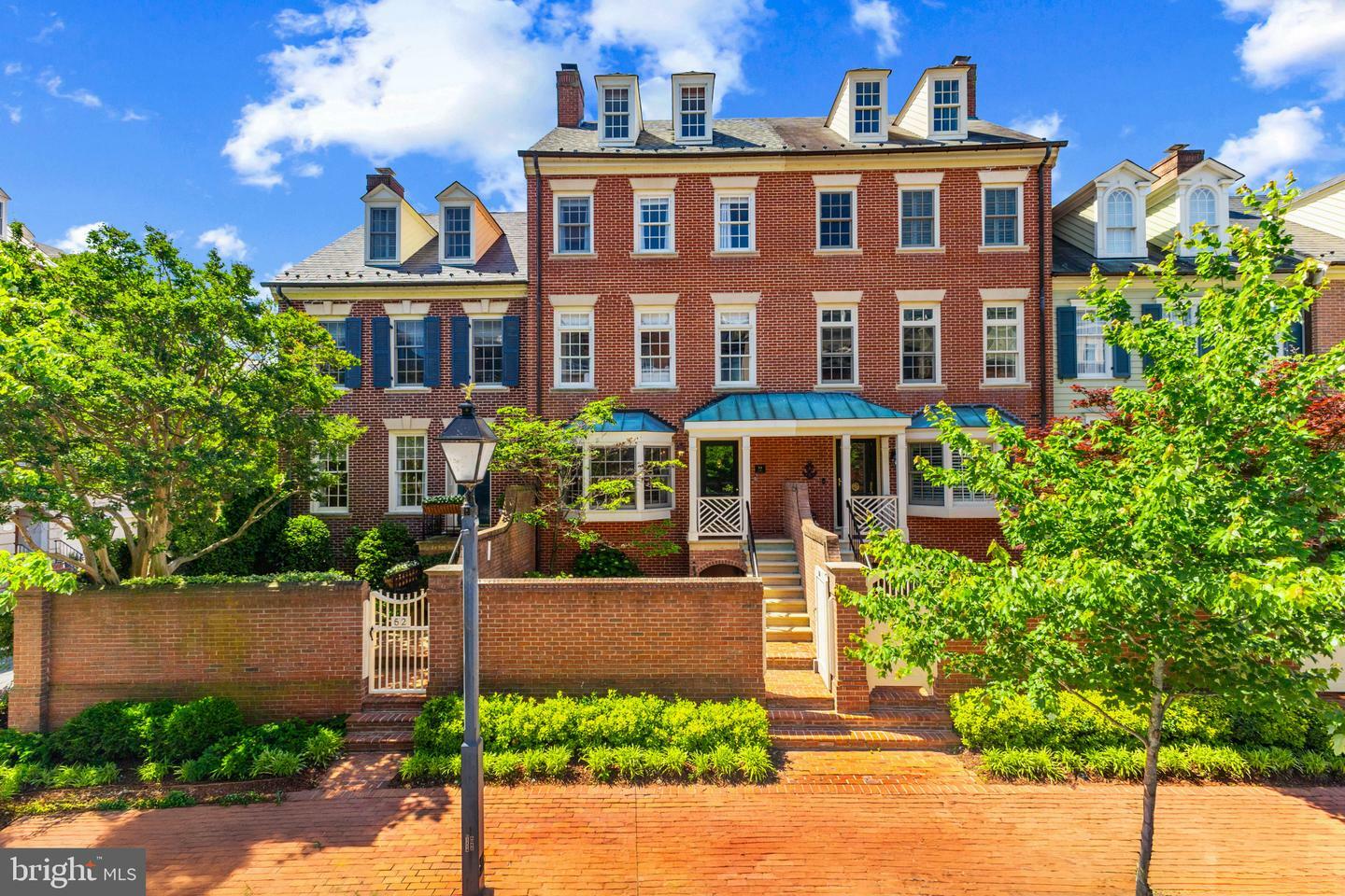 Property Photo: 54 Wolfe Street VA 22314