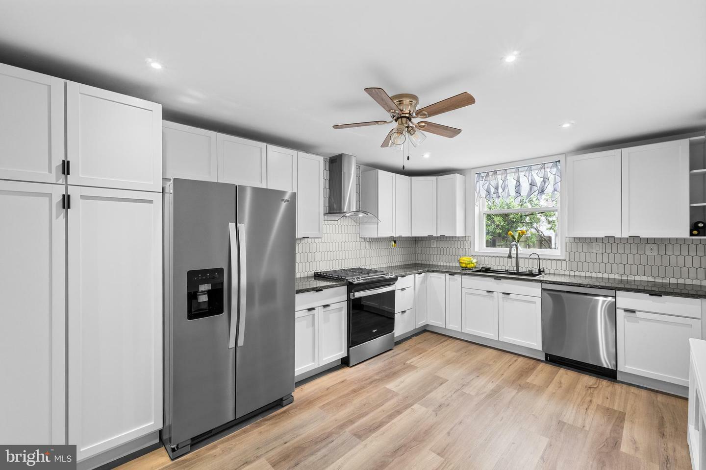Property Photo: 3342 Belgrade Street PA 19134