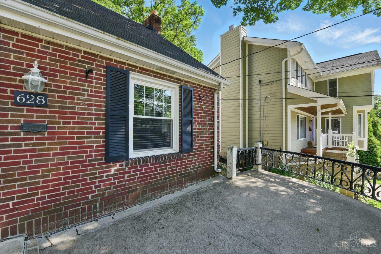 Property Photo: 628 Rushton Road OH 45226