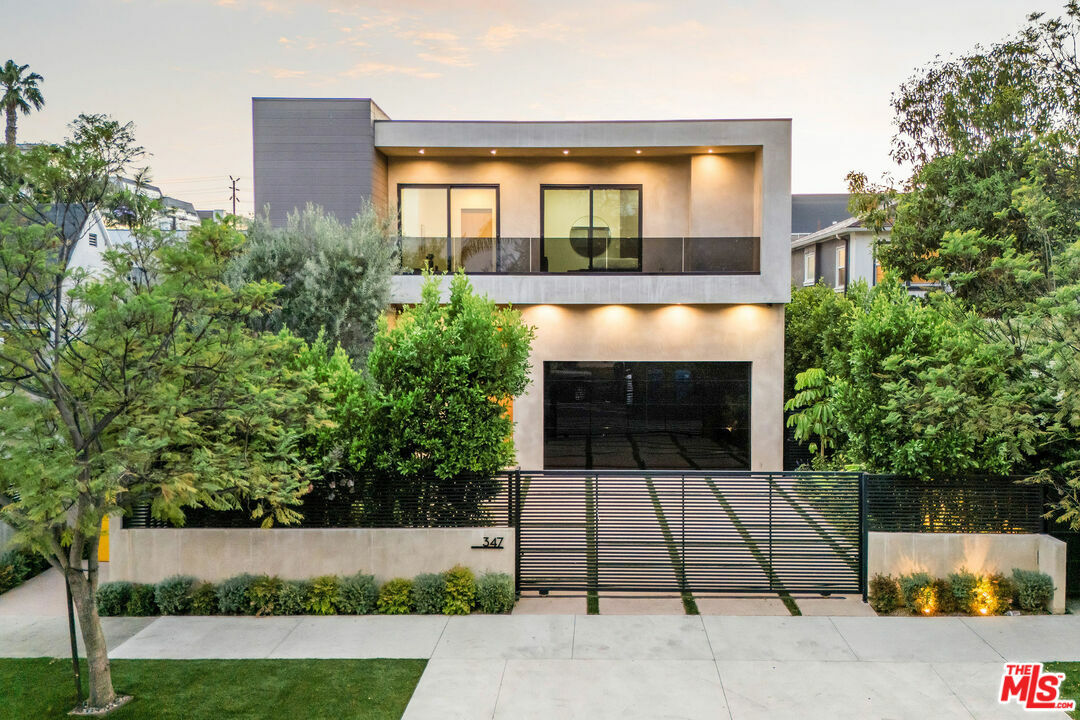 Property Photo: 347 N Alfred St CA 90048