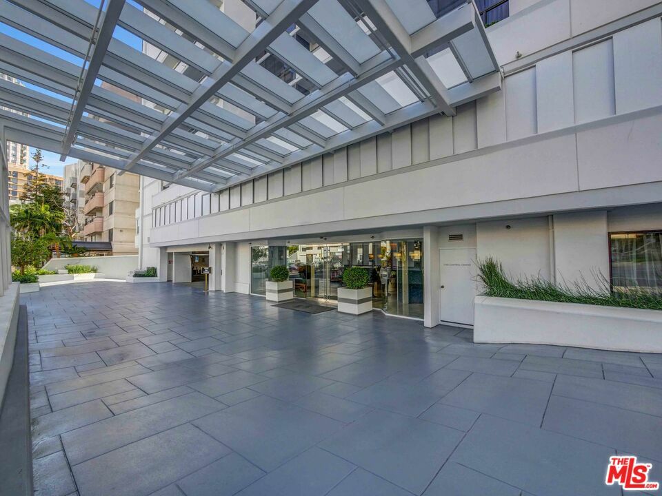 Property Photo: 10660 Wilshire Blvd CA 90024