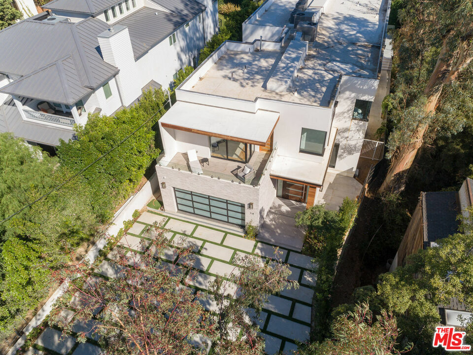 Property Photo: 118 S Canyon View Dr CA 90049