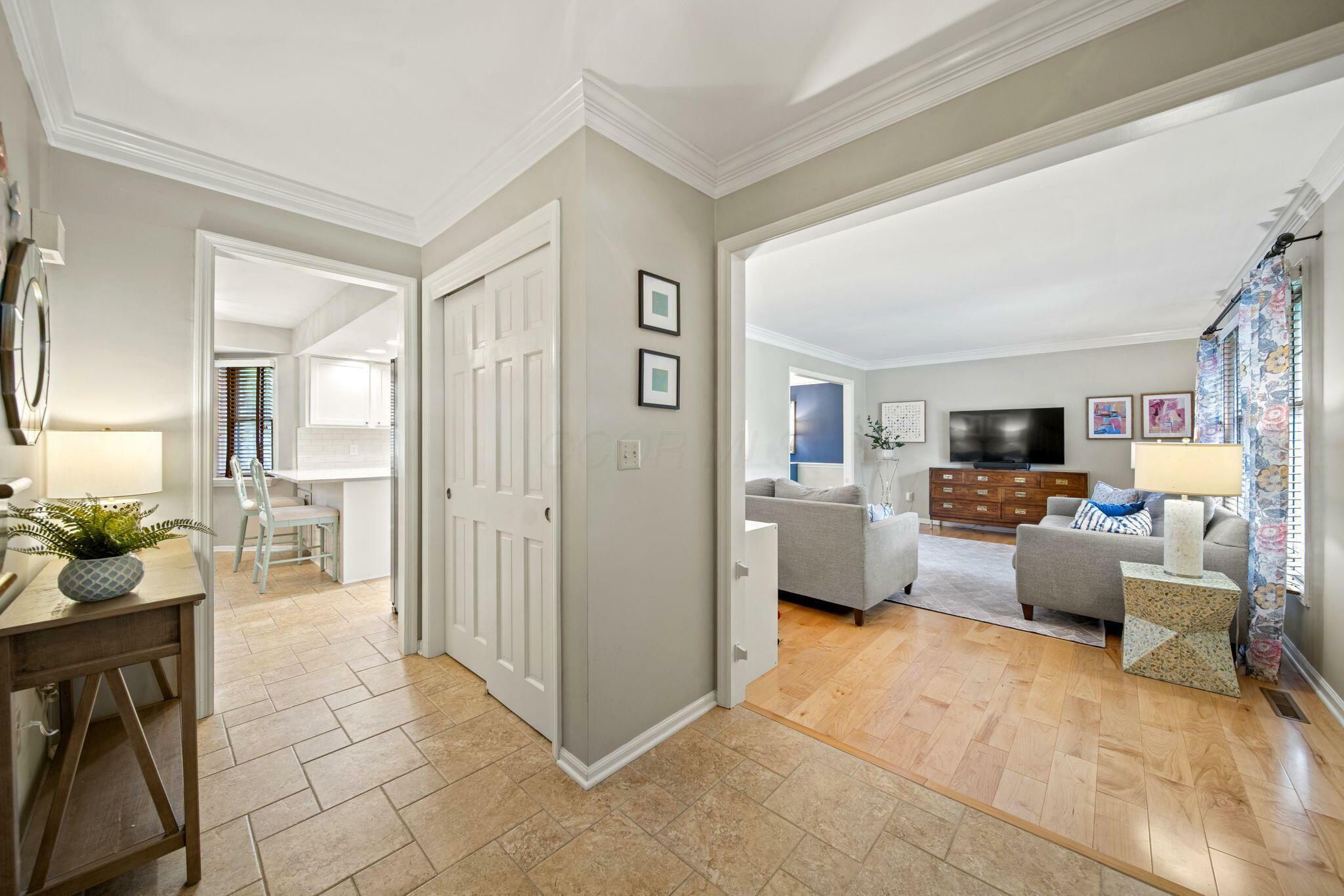 Property Photo: 1009 Tall Tree Court OH 43081