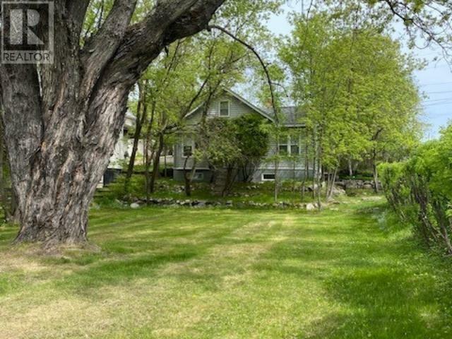 236 Fourth St N  Kenora ON P9N 2M7 photo