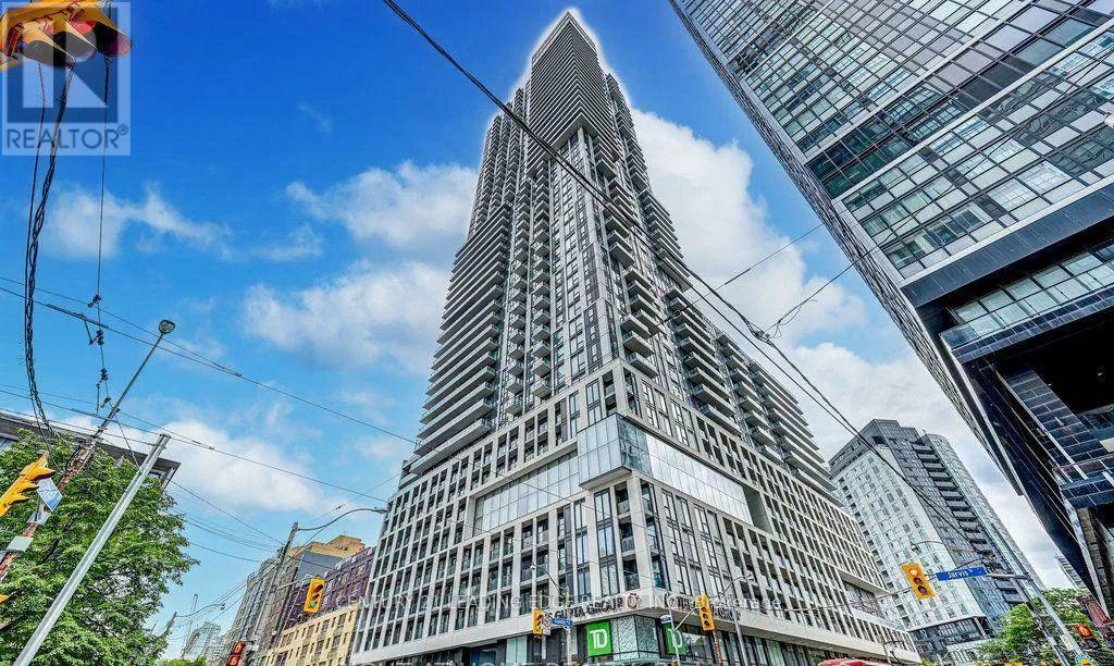 Property Photo: 251 Jarvis Street 1826 ON M5B 0C3