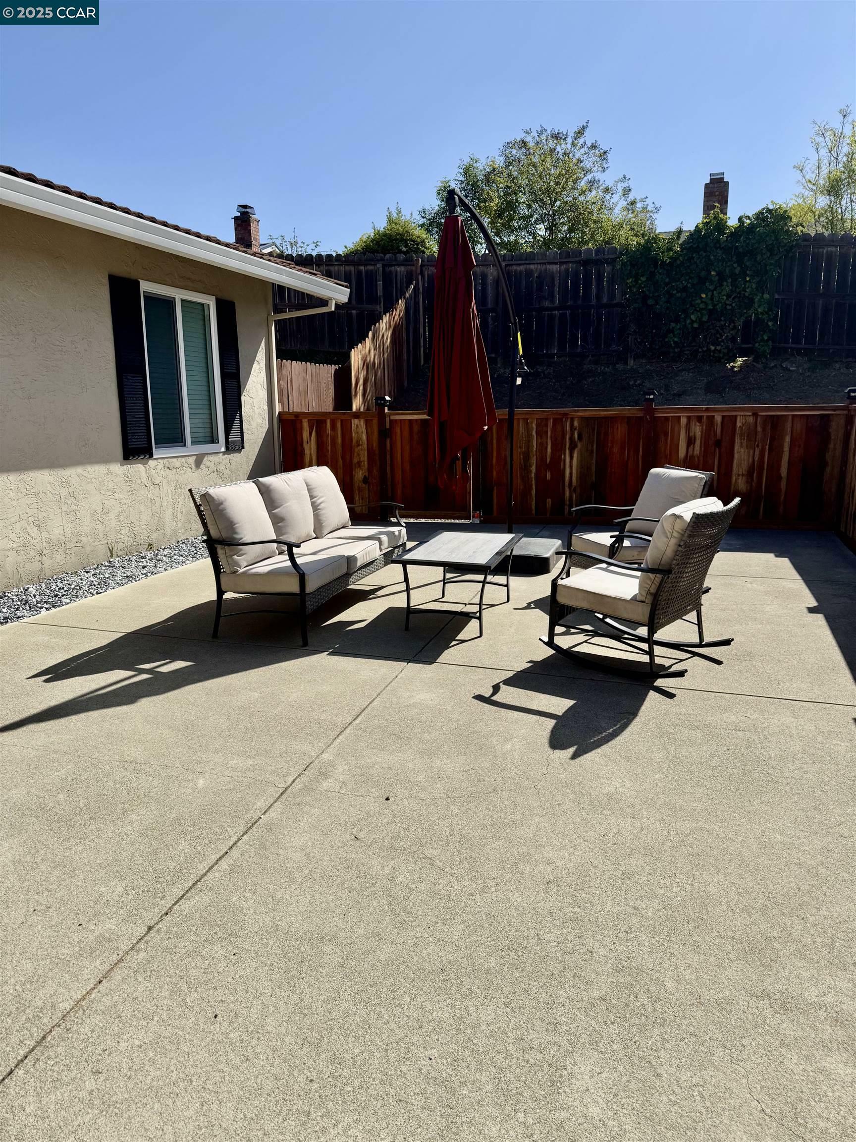 Property Photo: 124 Fuschia Ct CA 94553