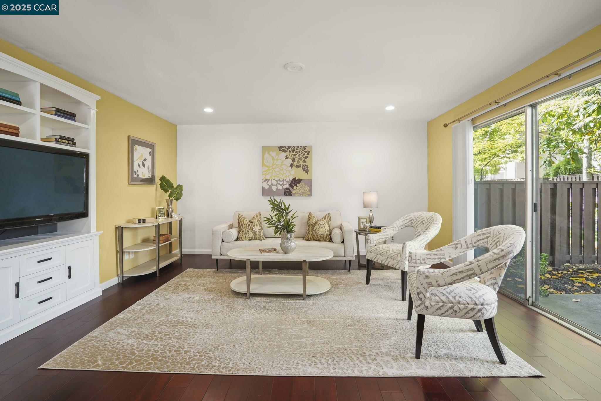 Property Photo: 1583 Candelero Dr CA 94598