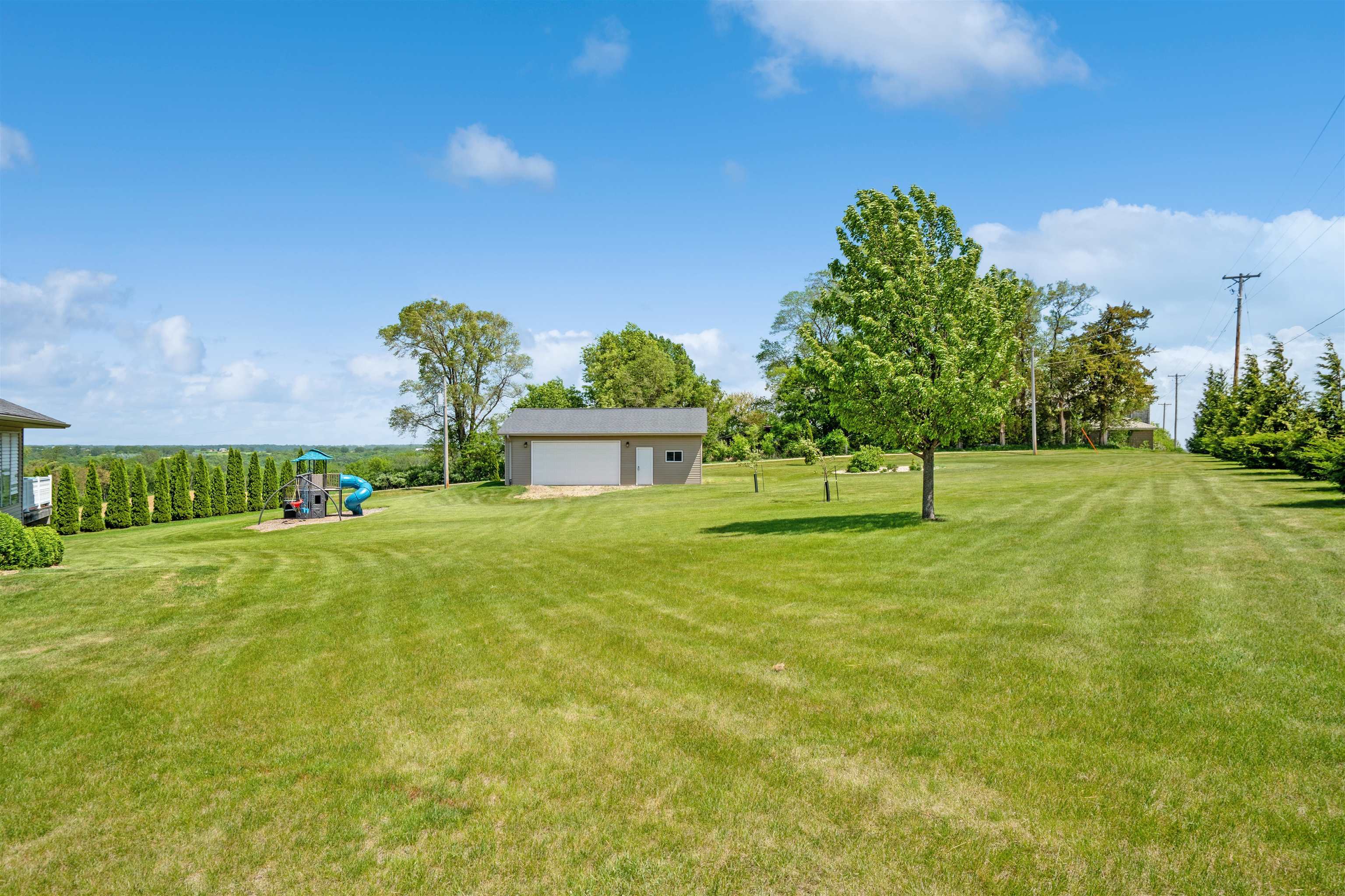 Property Photo: 18910 Teddy Bear Court IA 52002