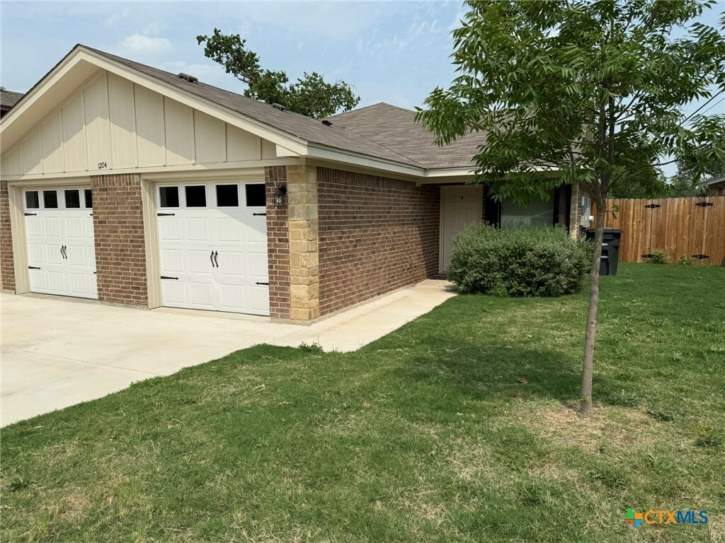 Property Photo: 1204 N 8th Street B TX 76541