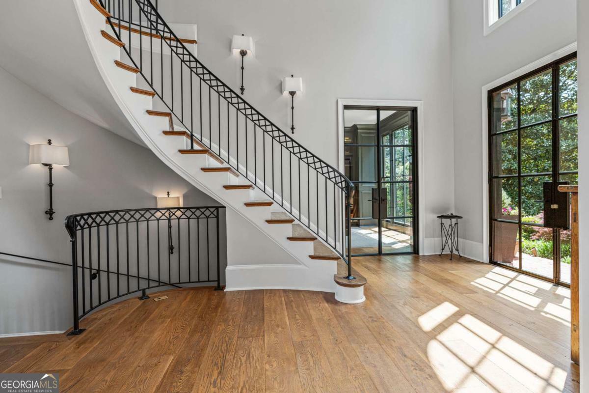 Property Photo: 6515 Ashbourne Court GA 30024