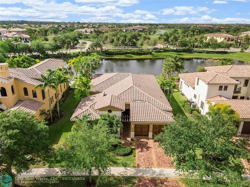Property Photo: 9722 Clemmons St FL 33076