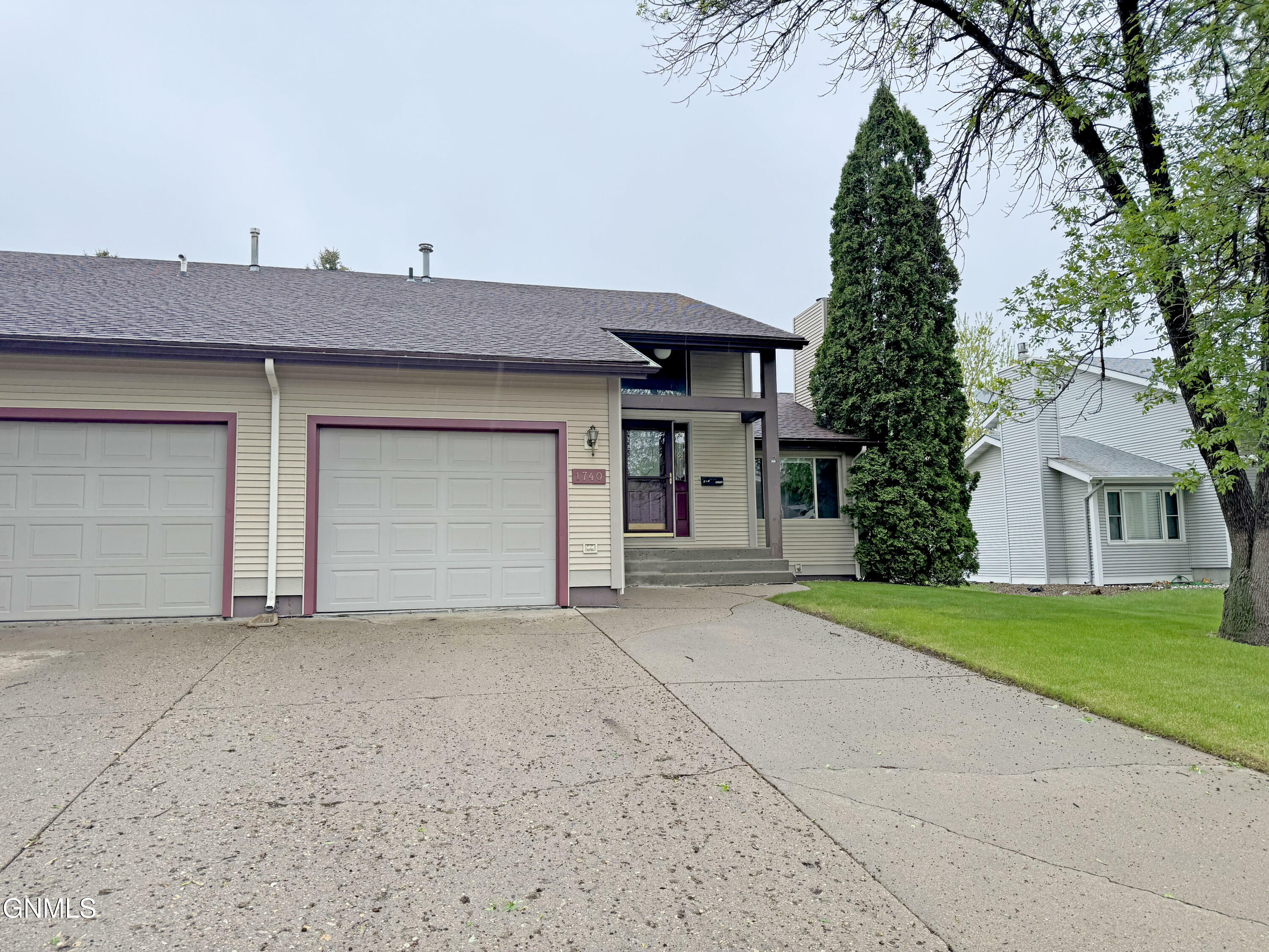 1740 Grandview Lane  Bismarck ND 58503 photo