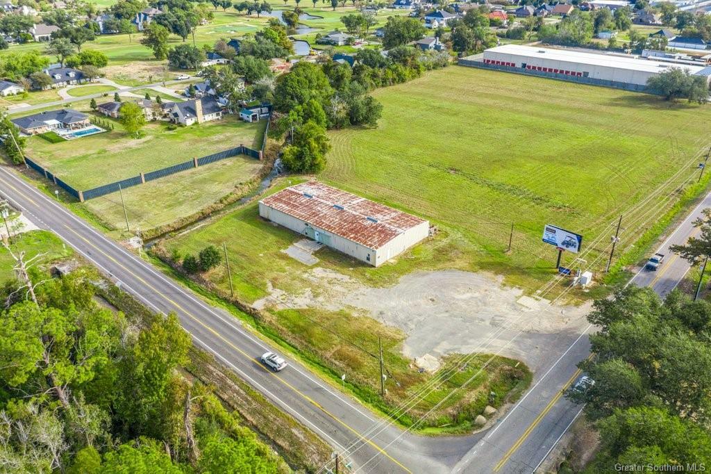 Property Photo: 3130 Country Club Road LA 70605