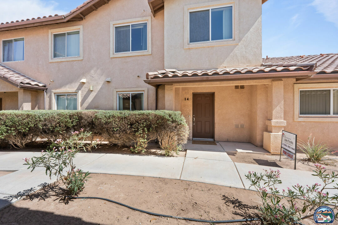 Property Photo: 1160 Rosas St 146 CA 92231