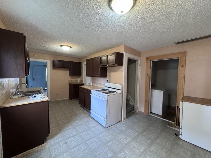 Property Photo: 211 5th Ave SW IA 50662